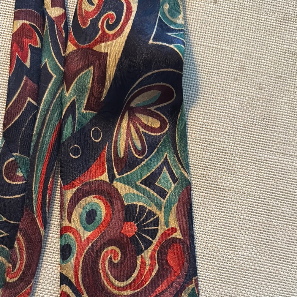 Patterned Silk Tie - Picture 6 of 6